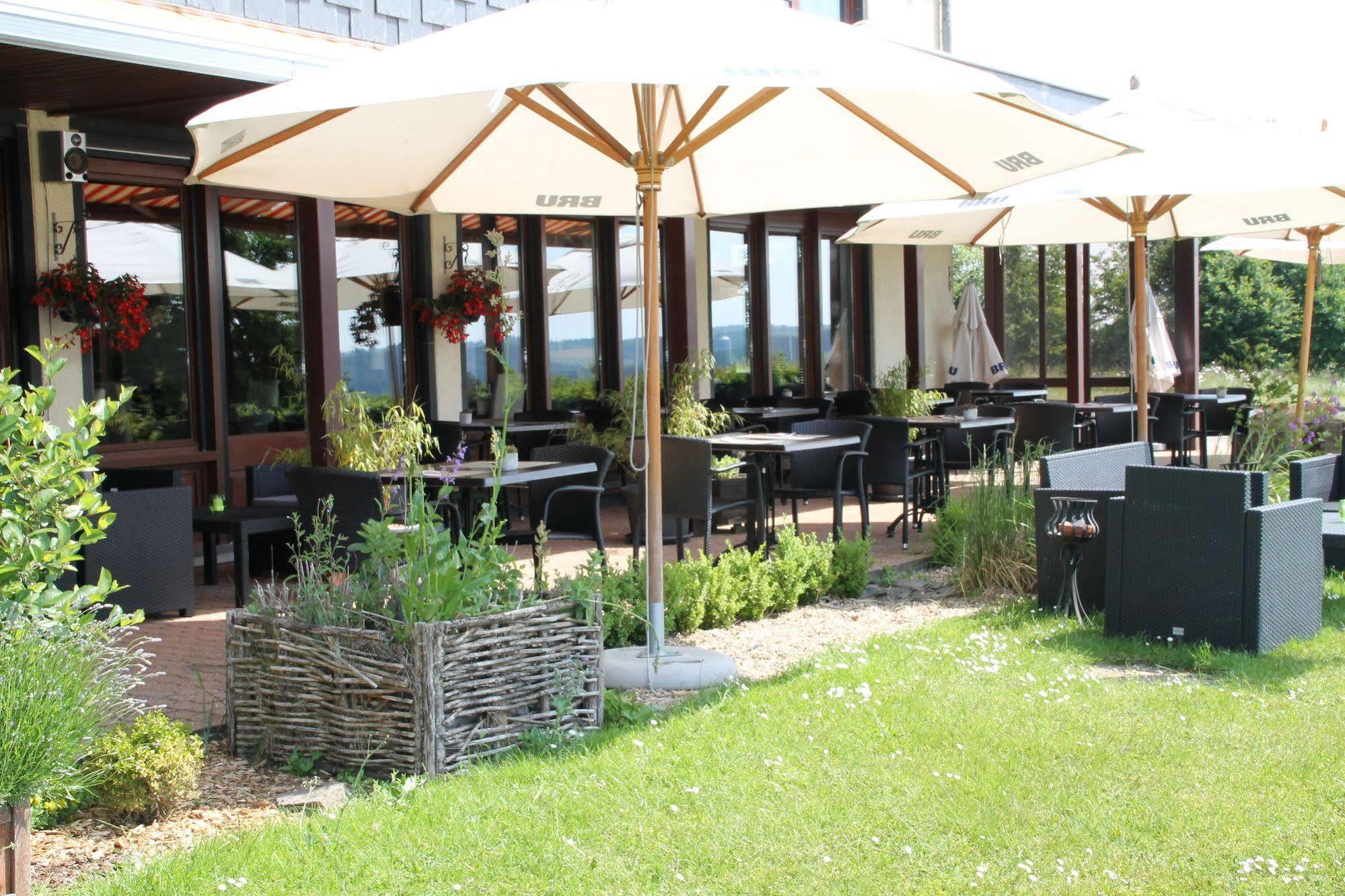 Hôtel Restaurant N 4 Martelange Exterior foto